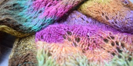 een sjaal breien van Noro Silk Lite