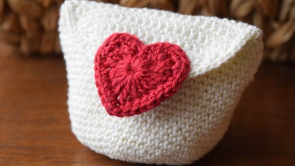 Gratis haakpatroon portemonneetje met hartje