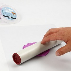 Vaas met bloemen kleien met Foam Clay stap 1