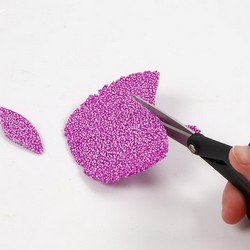 Vaas met bloemen kleien met Foam Clay stap 2