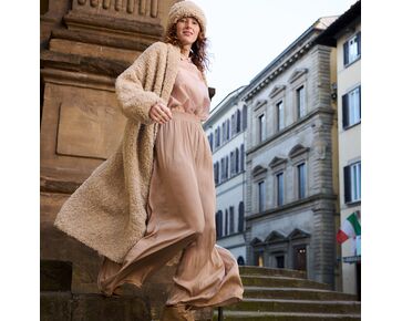 Lange bouclé jas breien - Lana Grossa breipakket | hobbygigant.nl