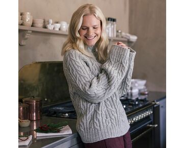 Damestrui Hilja met kabels breien - Novita breipakket | hobbygigant.nl