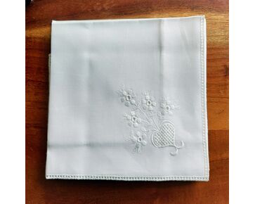 Zakdoekje - rechte rand en bloempatroon met hartje