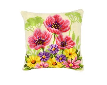 Bloemenveld met klaprozen borduurkussen - Kussenpakket Vervaco | HobbyGigant