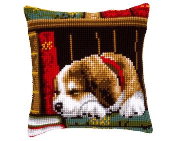 Liggende Hond borduurkussen - Kussenpakket Vervaco | HobbyGigant