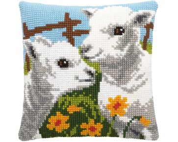 Lammetjes borduurkussen - PAKO borduurpakket | HobbyGigant