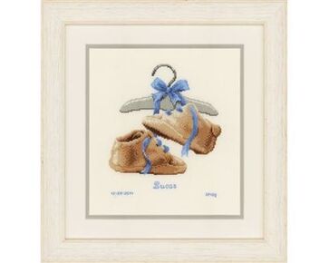 Geboortetegel Schoentjes aan de kapstok - Vervaco borduurpakketGeboortetegel Schoentjes aan de kapstok - Vervaco borduurpakket