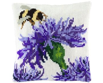 Bloemen met hommel borduurkussen - Pako borduurpakket | HobbyGigant