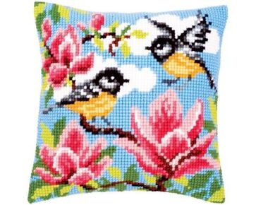 Meesjes in magnolia borduurkussen - Vervaco borduurpakket | HobbyGigant