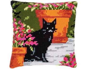 Zwarte Poes tussen bloemen borduurkussen - Vervaco borduurpakket | HobbyGigant