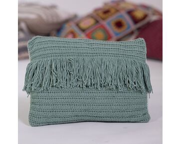 Kussen met franjes haken - FairMade haakpakket | hobbygigant.nl