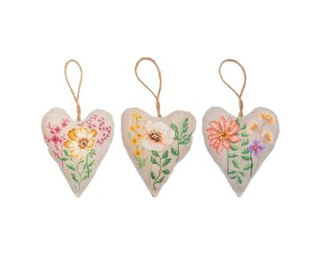 Deco hartjes met wilde bloemen borduren - set van 3 - Vervaco borduurpakket | borduurpakketten | hobbygigant.nl