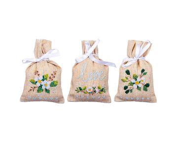 Kruidenzakjes Love borduren - set van 3 - Vervaco borduurpakket | borduurpakketten | hobbygigant.nl