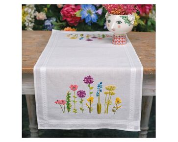 Tafelloper lentebloemen borduren - Vervaco borduurpakket | borduurpakketten | hobbygigant.nl