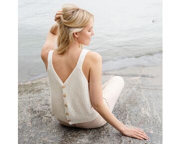 Topje met knoopsluiting breien - Novita Woolly Wood breipakket | hobbygigant.nl