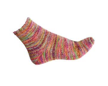 Zomer sokken breien - Wooladdicts Footprints breipakket | hobbygigant.nl