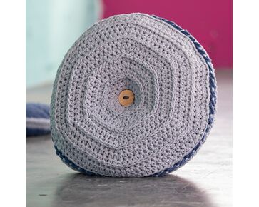 Groot rond kussen haken - FairMade haakpakket | hobbygigant.nl