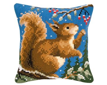 Eekhoorn in de winter borduurkussen | Vervaco borduurpakket | hobbygigant.nl