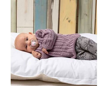 Katoenen babytruitje met kabelpatroon breien - Lang Yarns breipakket | hobbygigant.nl