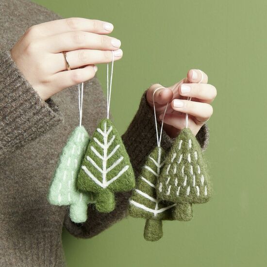 Dennenboom hanger handgevilt - Rico Design | hobbygigant.nl