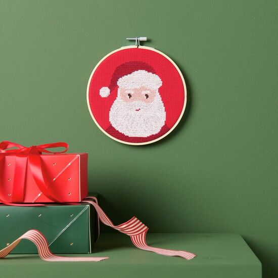 Kerstman portret borduren - Rico Design borduurpakket | hobbygigant.nl Kerstman portret borduren - Rico Design borduurpakket | hobbygigant.nl