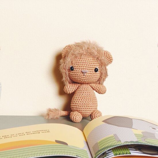 Knuffel leeuwtje Leo  haken - Rico Design haakpakket, 2 image