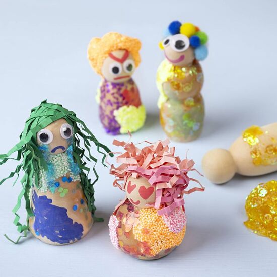 Houten poppetjes 6 cm - 5 stuks | hobbygigant.nl