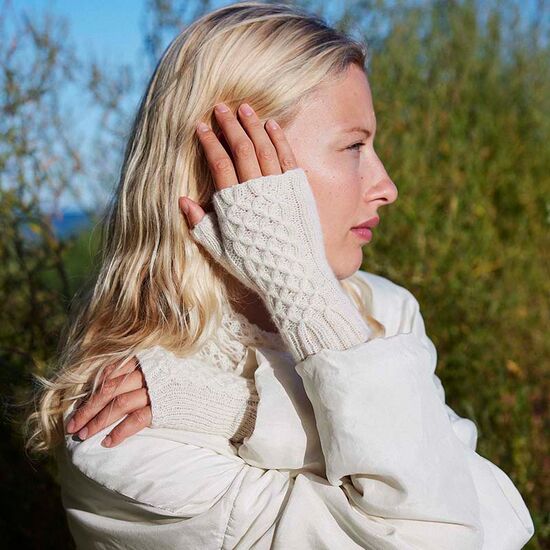Handwarmers Elisa met smoksteek breien - Lang Yarns breipakket | hobbygigant.nl