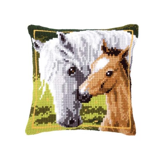 Wit paard met veulen borduurkussen - Vervaco borduurpakket | HobbyGigant