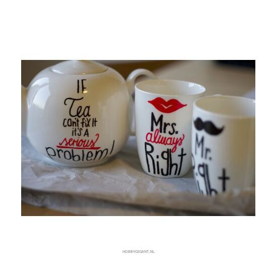 Theeservices decoreren met porseleinmarkers van edding