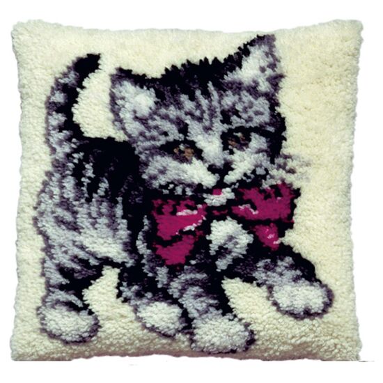 Katje met rode strik - Knoopkussen Pako