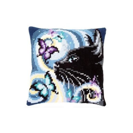 Poes met vlinders - Vervaco borduurkussen borduurpakket | HobbyGigant