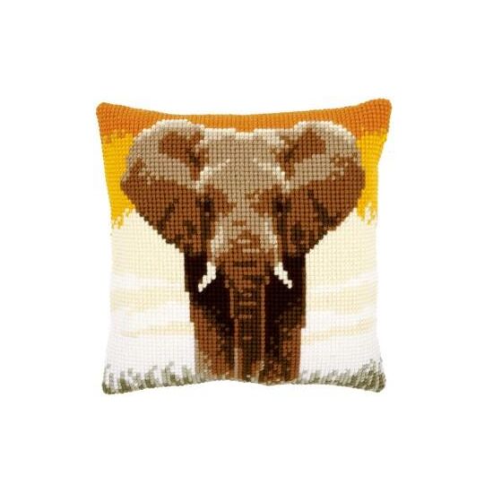 Olifant op de savanne - Vervaco borduurkussen borduurpakket | HobbyGigant