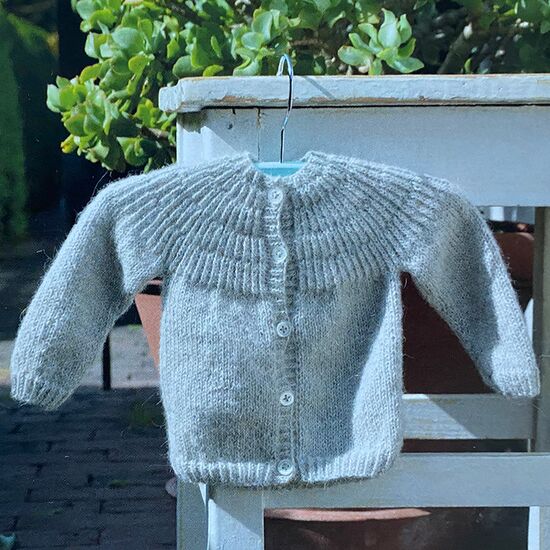 Babyvestje met ronde pas breien - breipakket | hobbygigant.nl