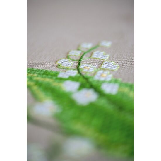 Tafelkleed Meiklokjes - Vervaco voorbedrukt borduurpakket | HobbyGigant