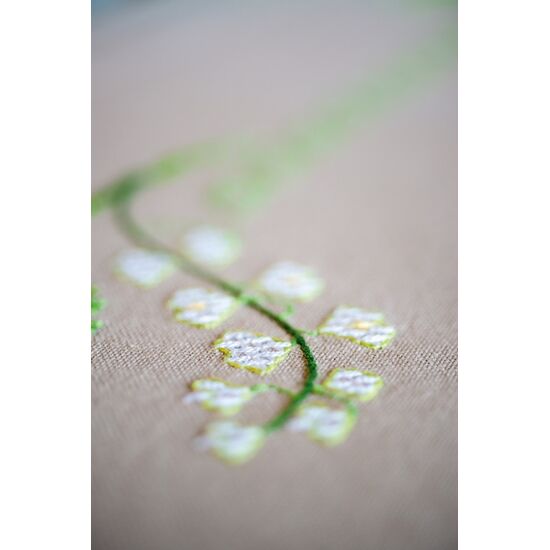 Tafelkleed Meiklokjes - Vervaco voorbedrukt borduurpakket | HobbyGigant