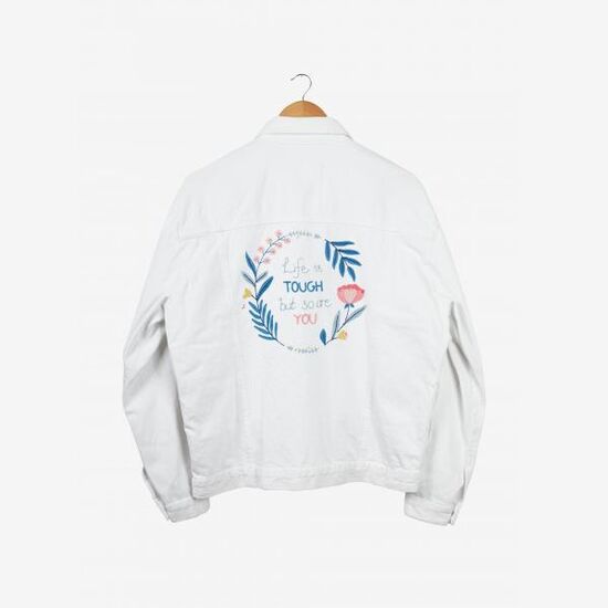 borduurpatroon Life is tough - DMC | hobbygigant.nl