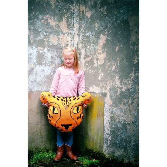 Cheeta vorm borduurkussen - Vervaco borduurpakket, 2 image