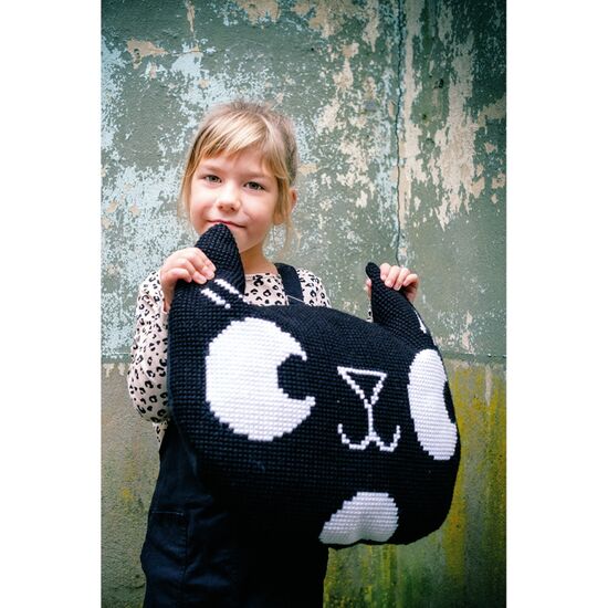 Zwarte kat vorm borduurkussen - Vervaco borduurpakket | HobbyGigant