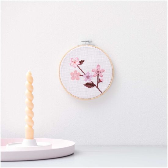 Kersenbloesem tak borduurpakket met borduurring - Rico Design telpatroon | HobbyGigant