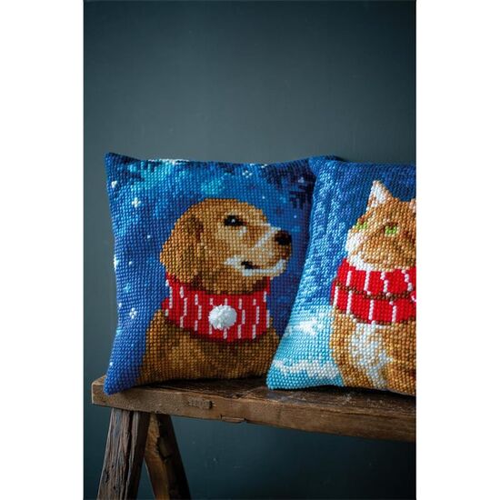 Hond met sjaal borduurkussen - Vervaco borduurpakket | borduurpakketten | hobbygigant.nl