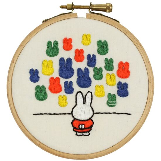 Nijntje in het museum borduren - Pako borduurpakket | voorbedrukt borduurpakket | hobbygigant.nl