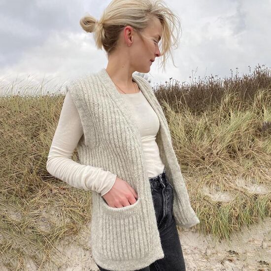 November vest breien - PetiteKnit pakket met breipatroon | hobbygigant.nl November vest breien - PetiteKnit pakket met breipatroon | hobbygigant.nl