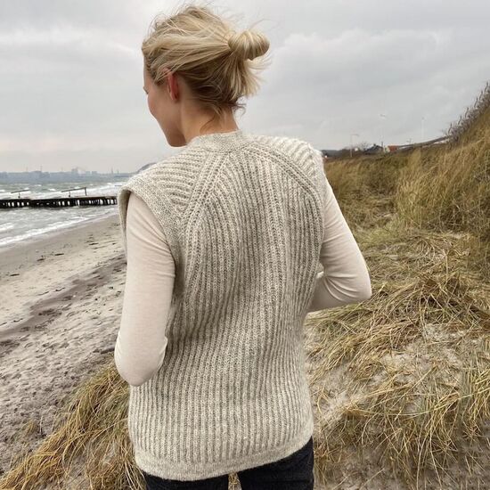 November vest breien - PetiteKnit pakket met breipatroon | hobbygigant.nl November vest breien - PetiteKnit pakket met breipatroon | hobbygigant.nl