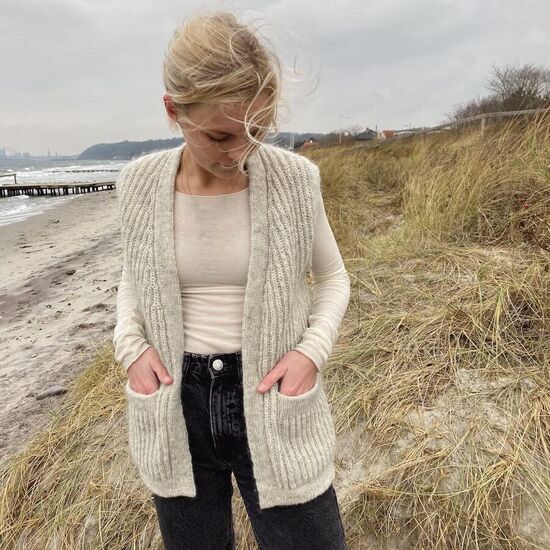 November vest breien - PetiteKnit pakket met breipatroon | hobbygigant.nl November vest breien - PetiteKnit pakket met breipatroon | hobbygigant.nl