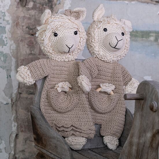 Alpaca knuffels haken Stoertje en Lieve - FairMade haakpakket | hobbygigant.nl
