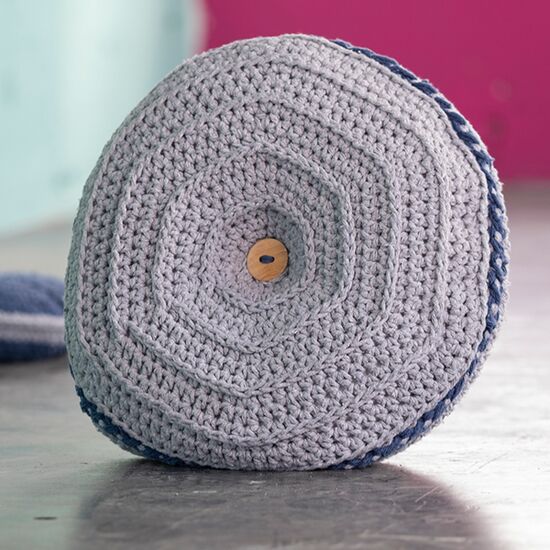 Groot rond kussen haken - FairMade haakpakket | hobbygigant.nl