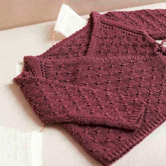 Baby wikkelvestje met ajourpatroon breien - Lang Yarns breipakket | hobbygigant.nl