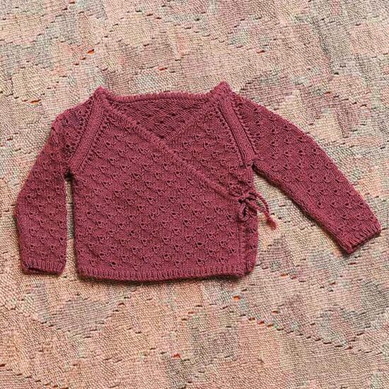 Baby wikkelvestje met ajourpatroon breien - Lang Yarns breipakket | hobbygigant.nl